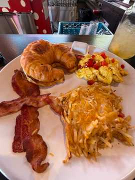 Photo from Mardel N.'s review