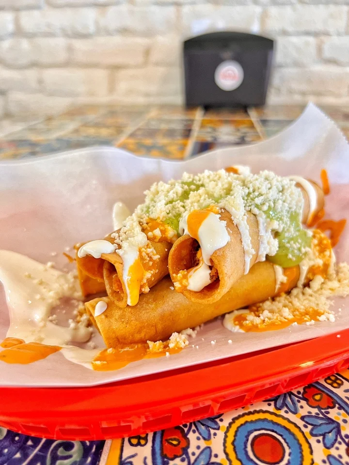 4 Rolled Tacos (Beef, Chicken or Potato)