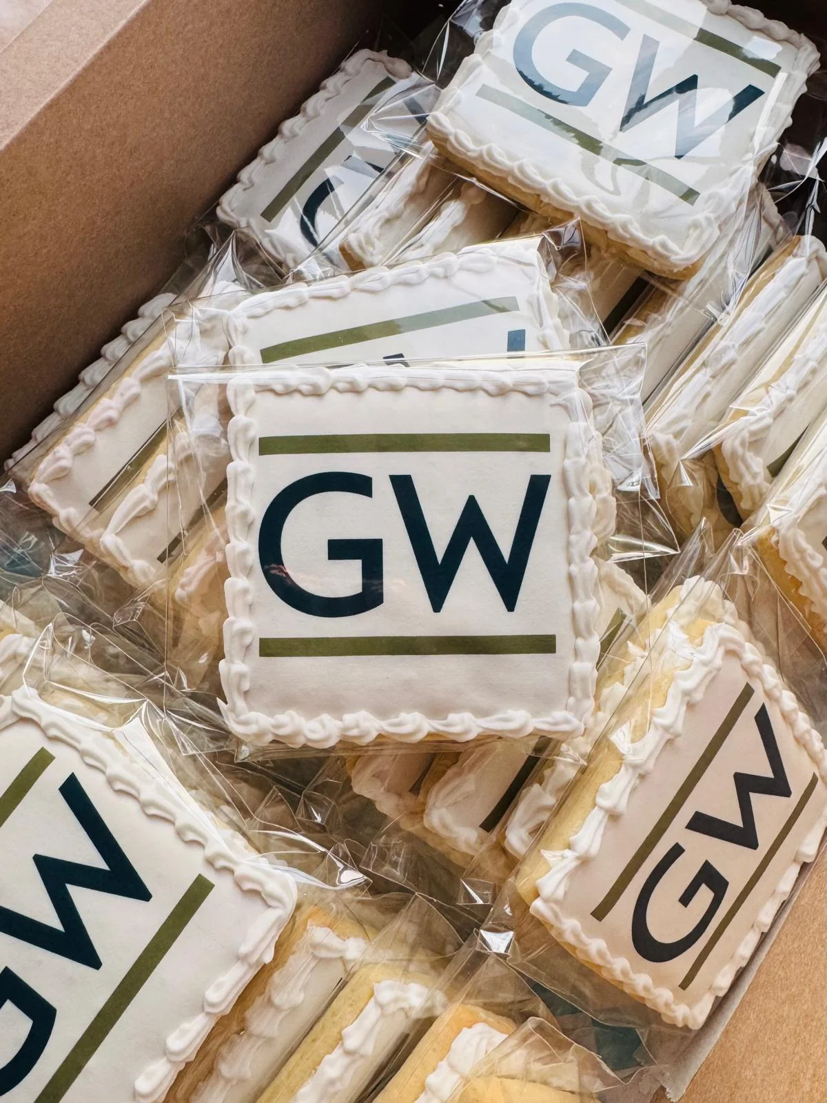 Decorative cookies with GW logo in a box