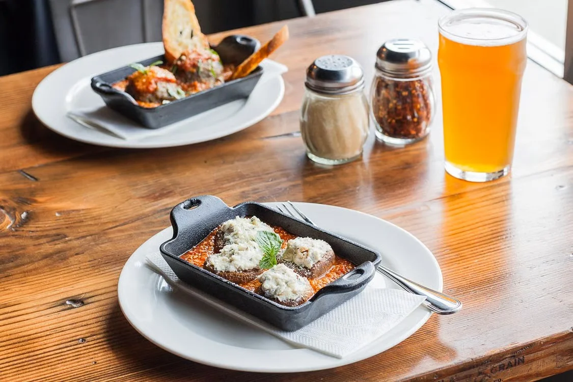food and pint