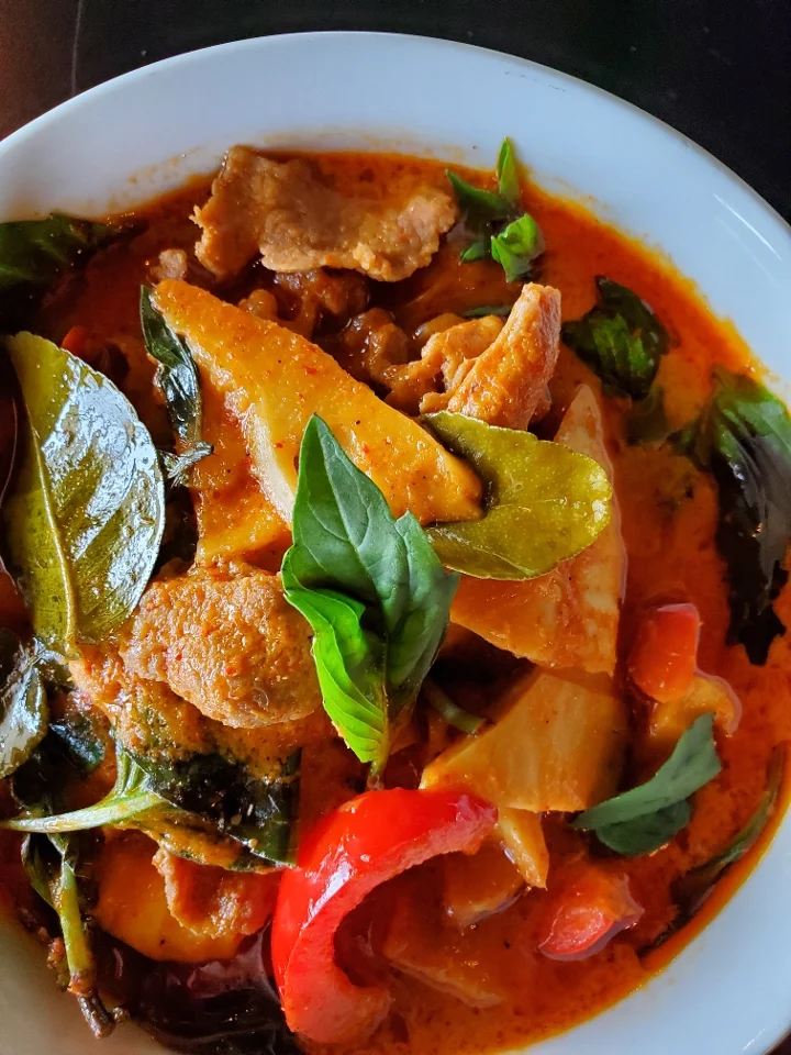 RED CURRY