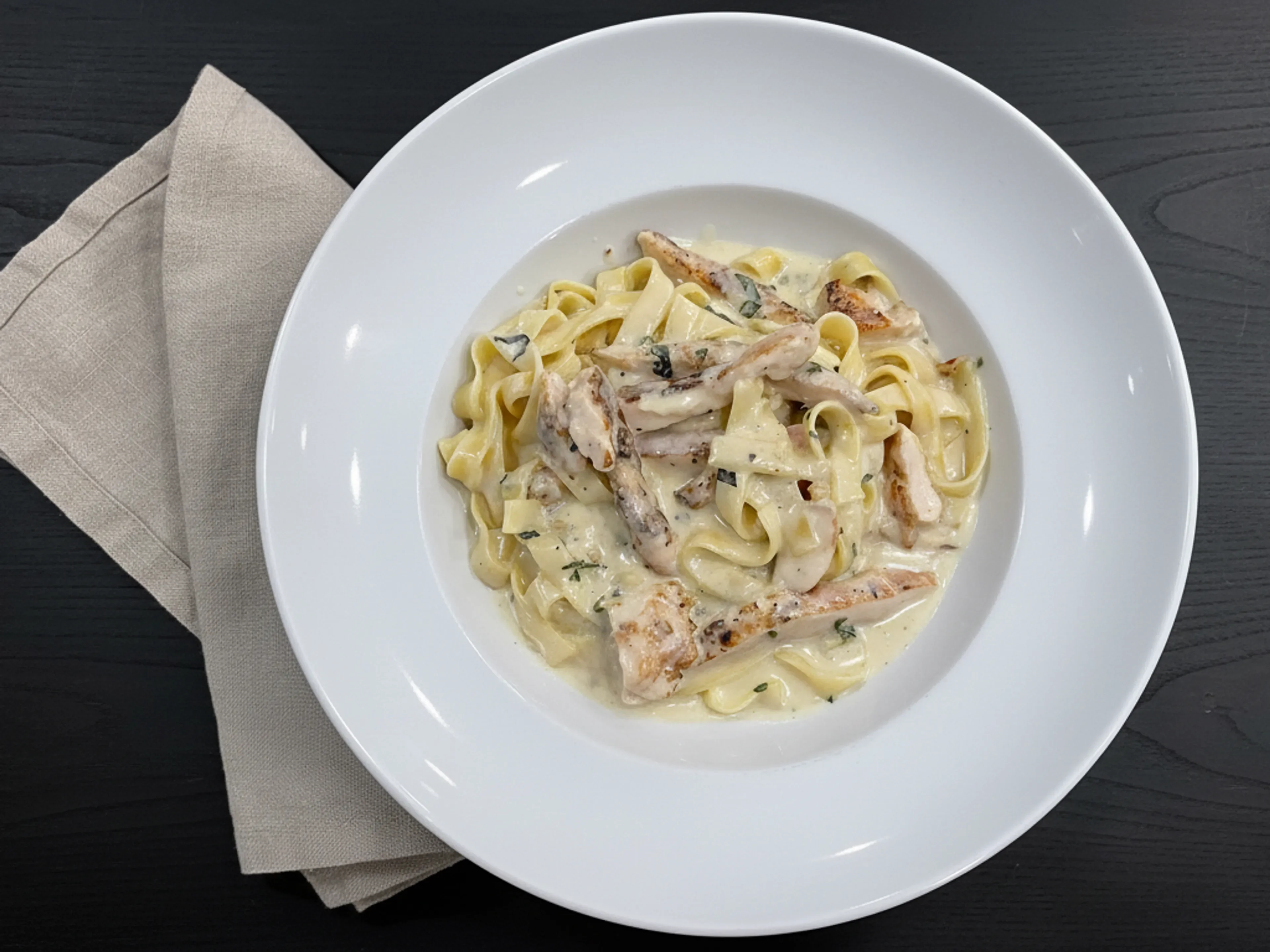 Creamy fettuccine Alfredo with grilled chicken