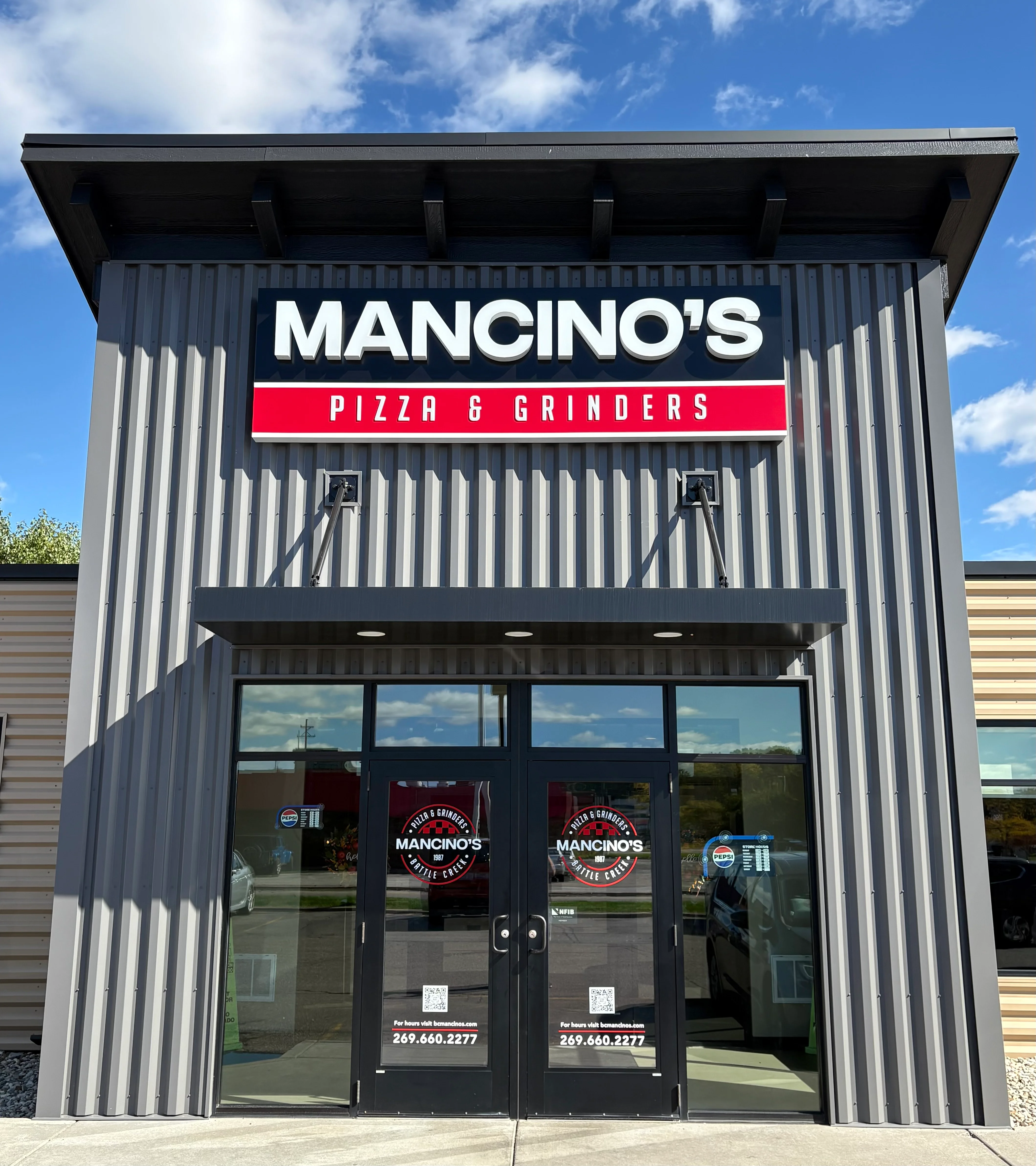 Exterior view of Mancino's Pizza & Grinders restaurant