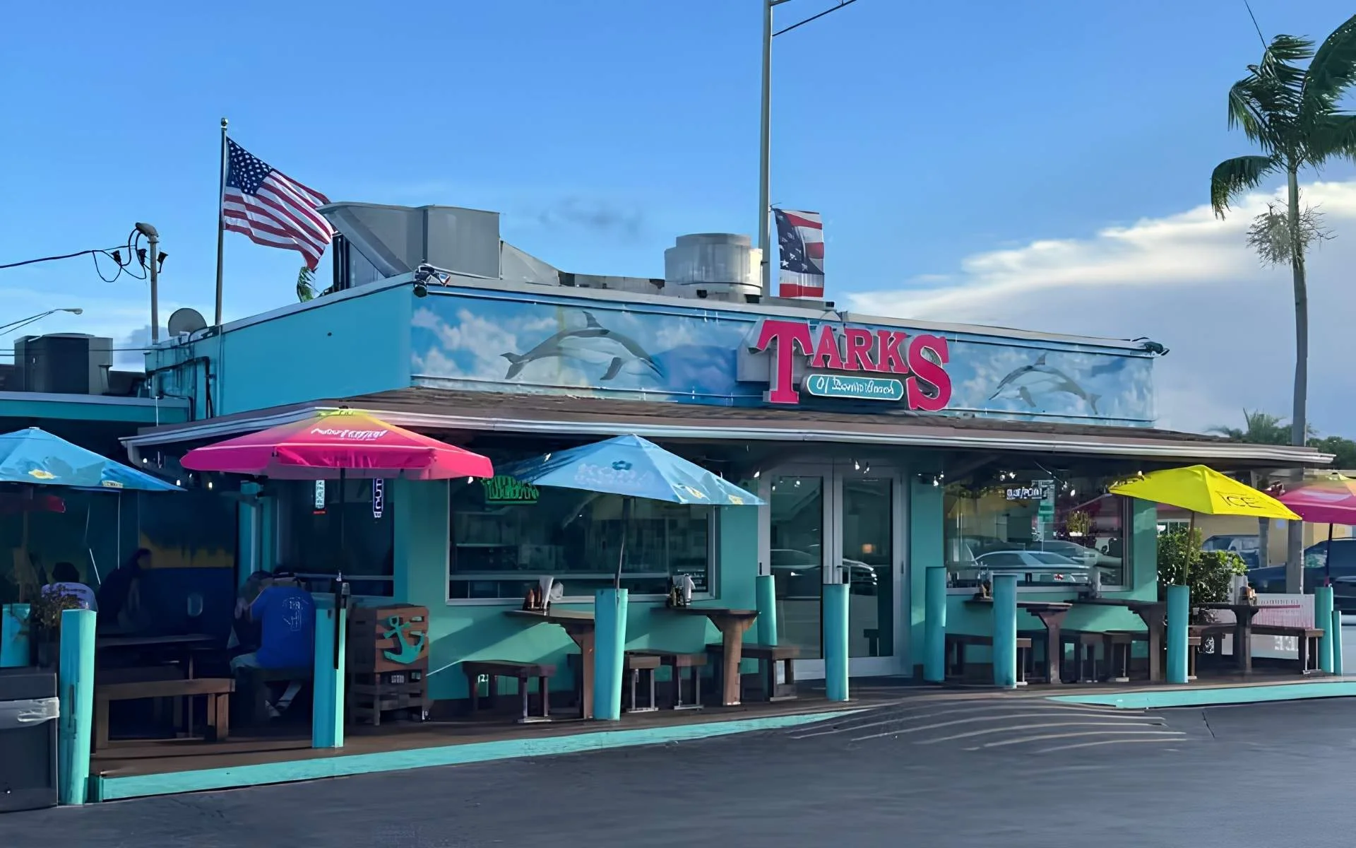 Fresh oysters, grilled shrimp, cold drinks, and outdoor dining at Tarks of Dania in Dania Beach, Florida