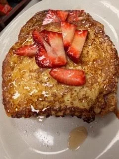 French toast  with berries