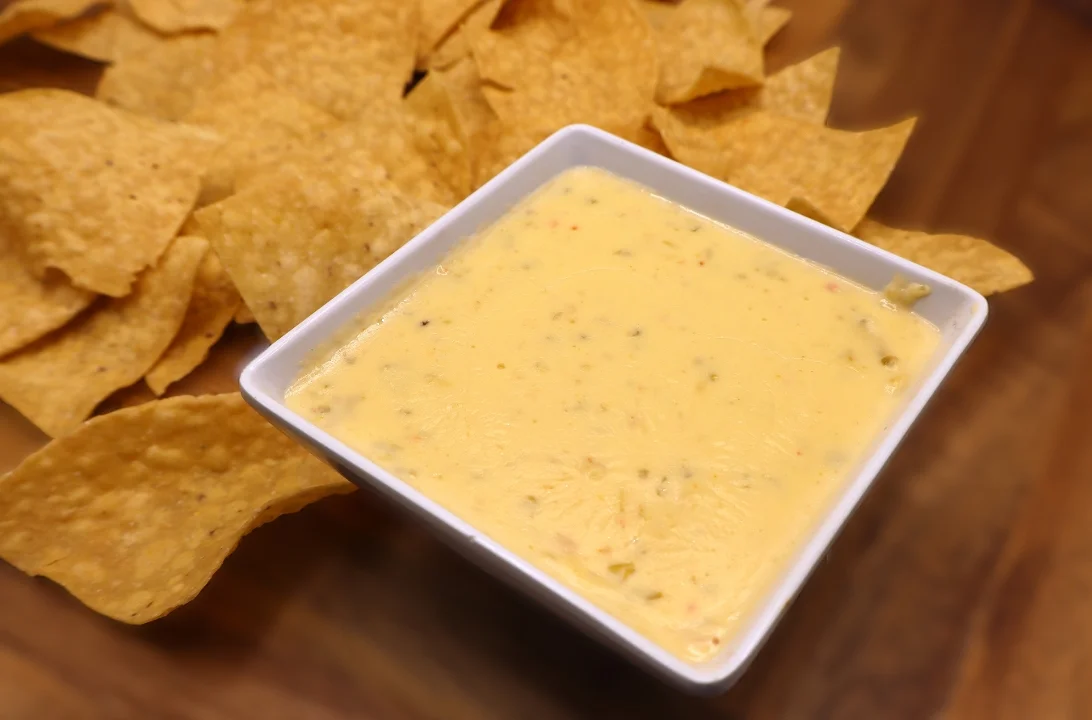 Queso & Chips