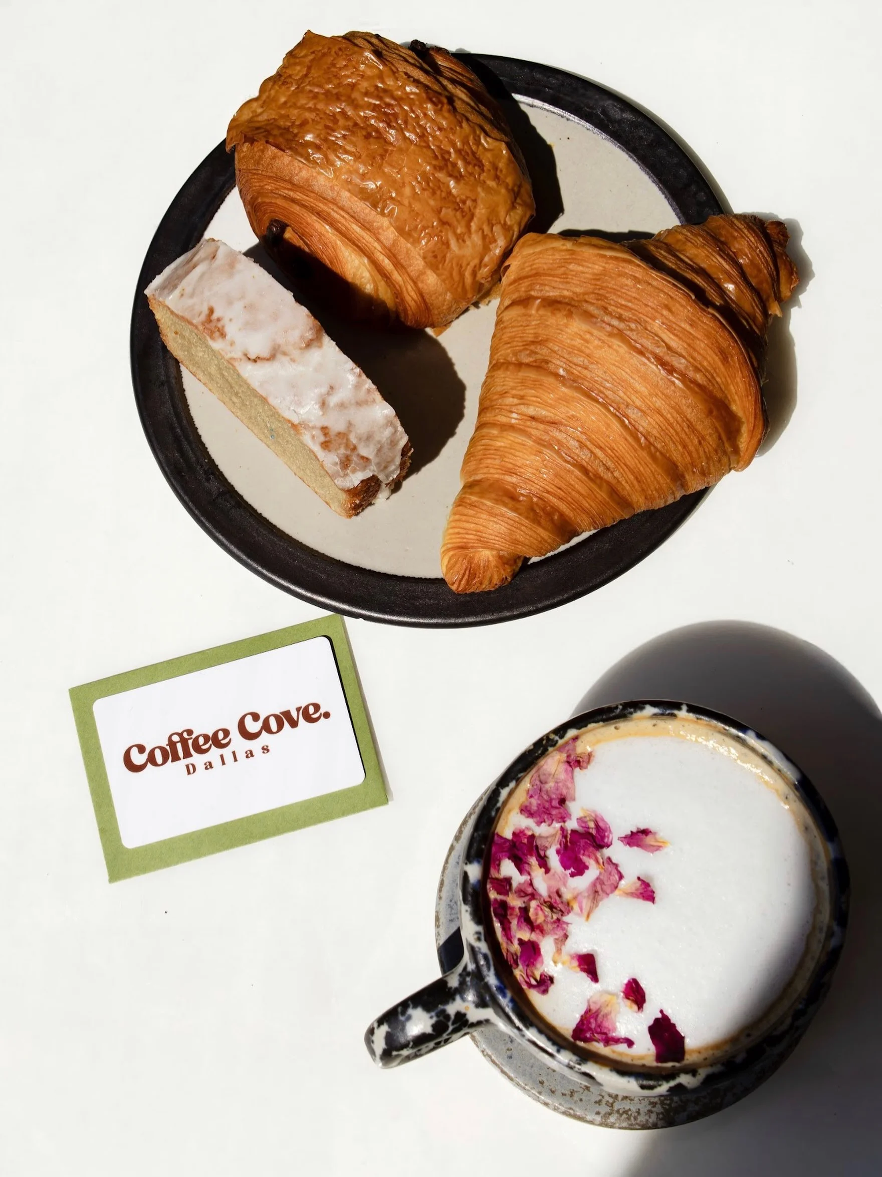 Artisan latte with intricate leaf design