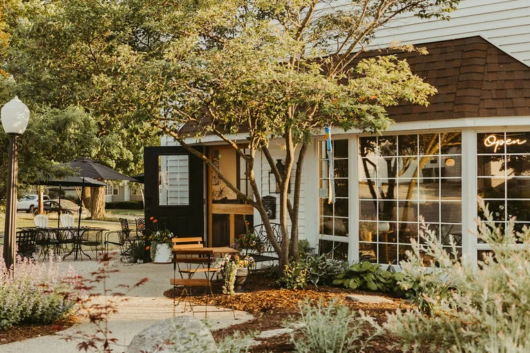 Live music performance in a cozy restaurant setting
