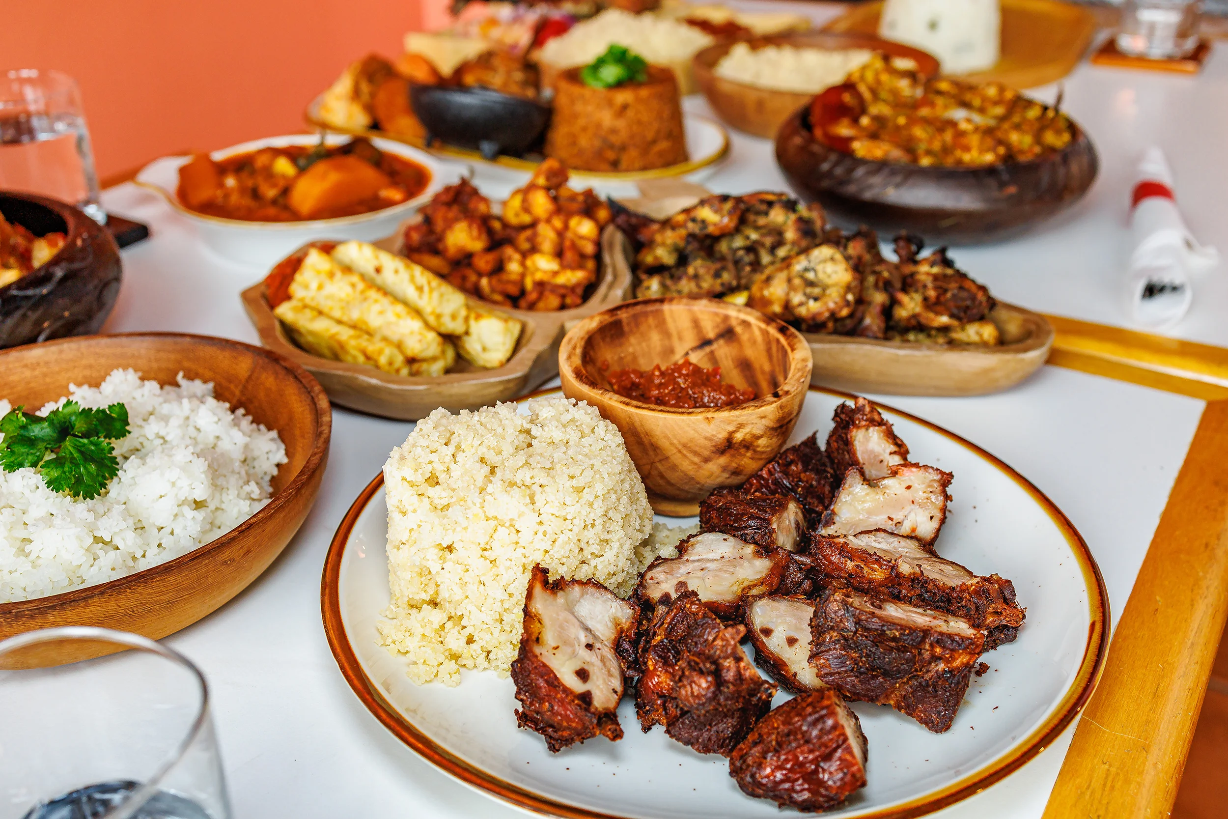 Les-delices-de-awa-restaurant-food