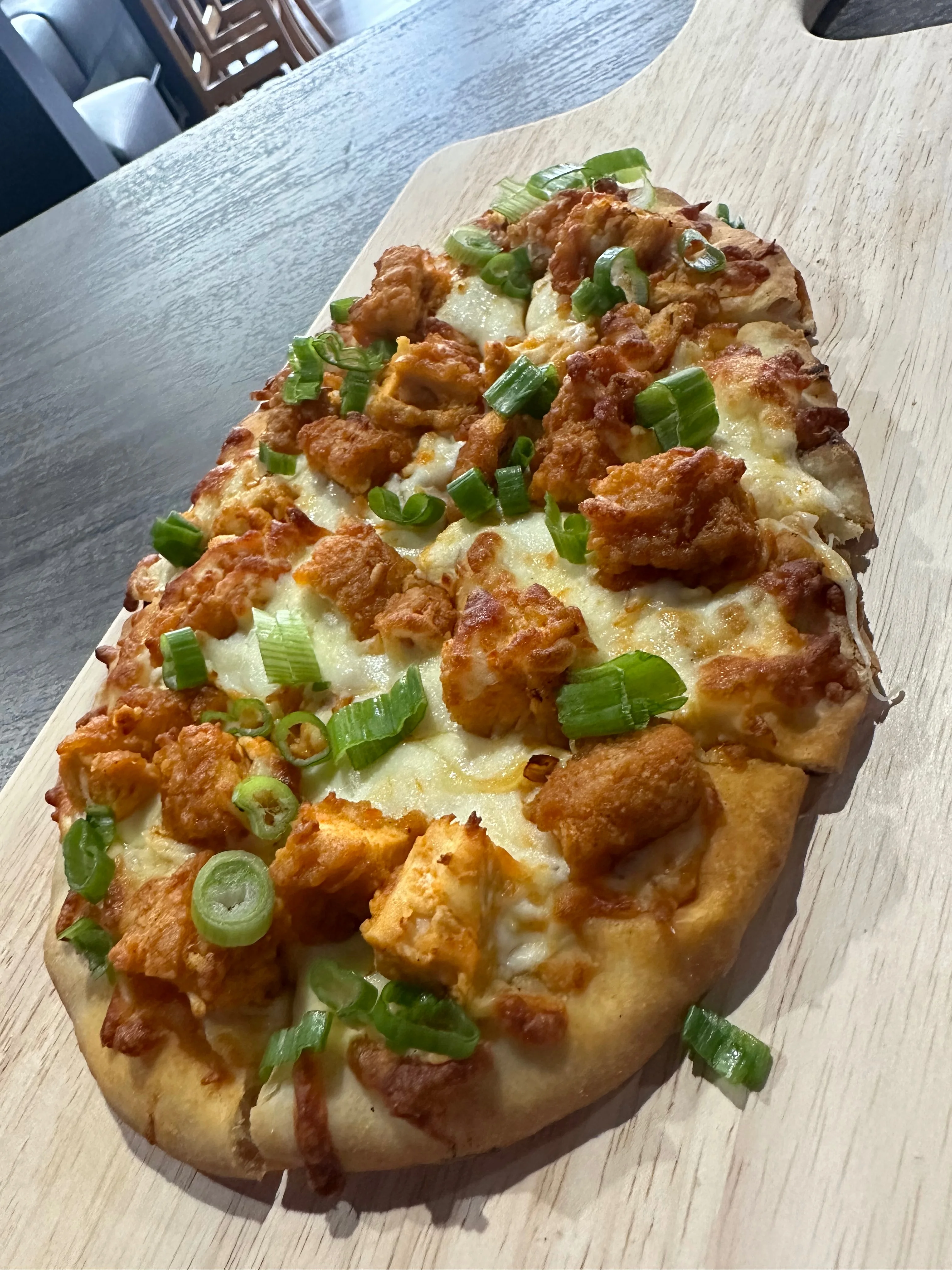 buffalo chicken flatbread