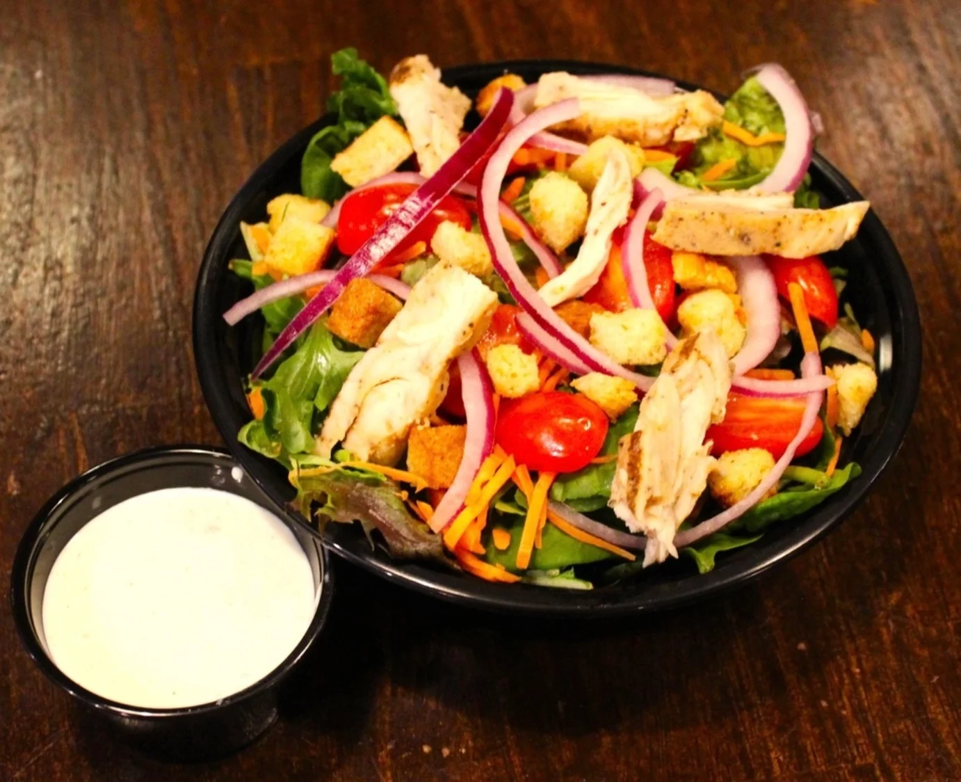Grilled chicken salad with fresh vegetables
