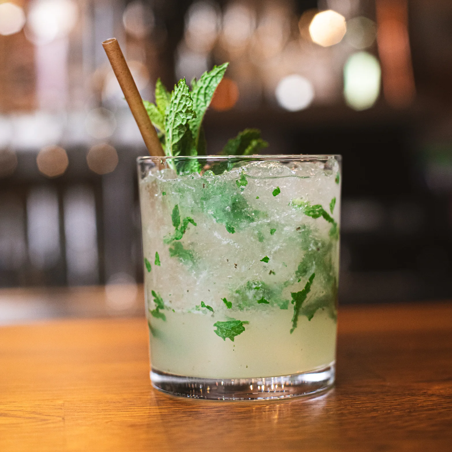 Refreshing mojito cocktail with mint and lime