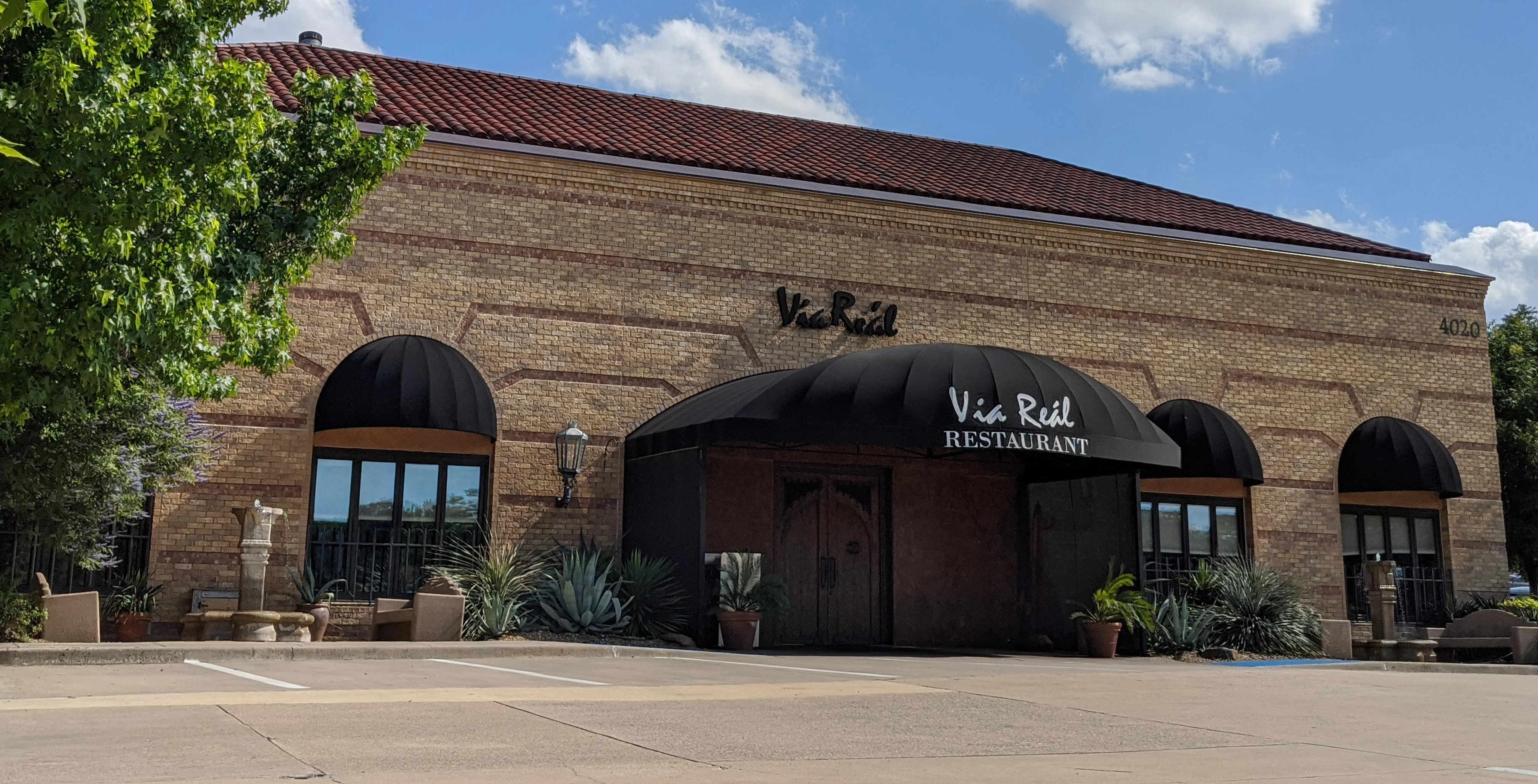 Via Reál Restaurant