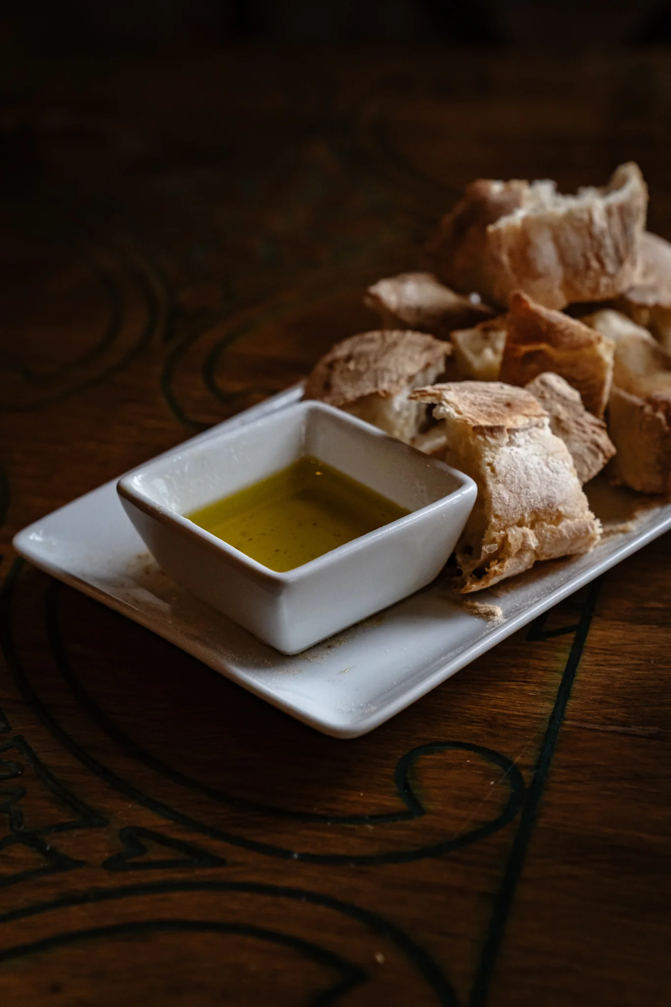 Ciabiatta bread with Oliamo cold pressed extra virgin olive oil from Abruzzo