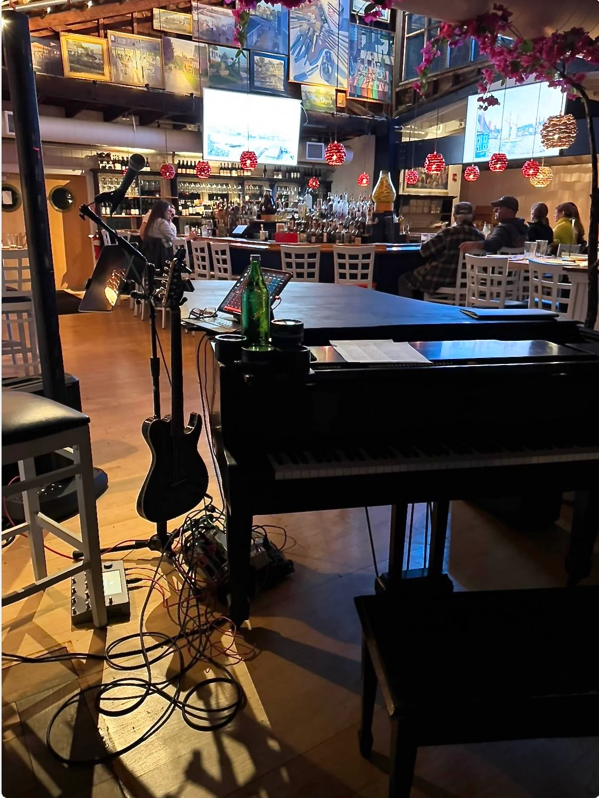 In Gloucester MA, live music every friday and Saturday