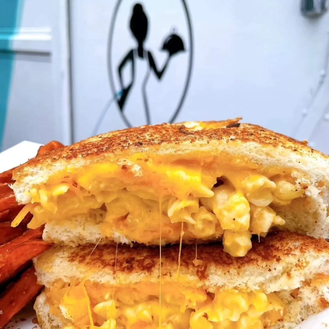Grilled cheese sandwich with macaroni and cheese filling