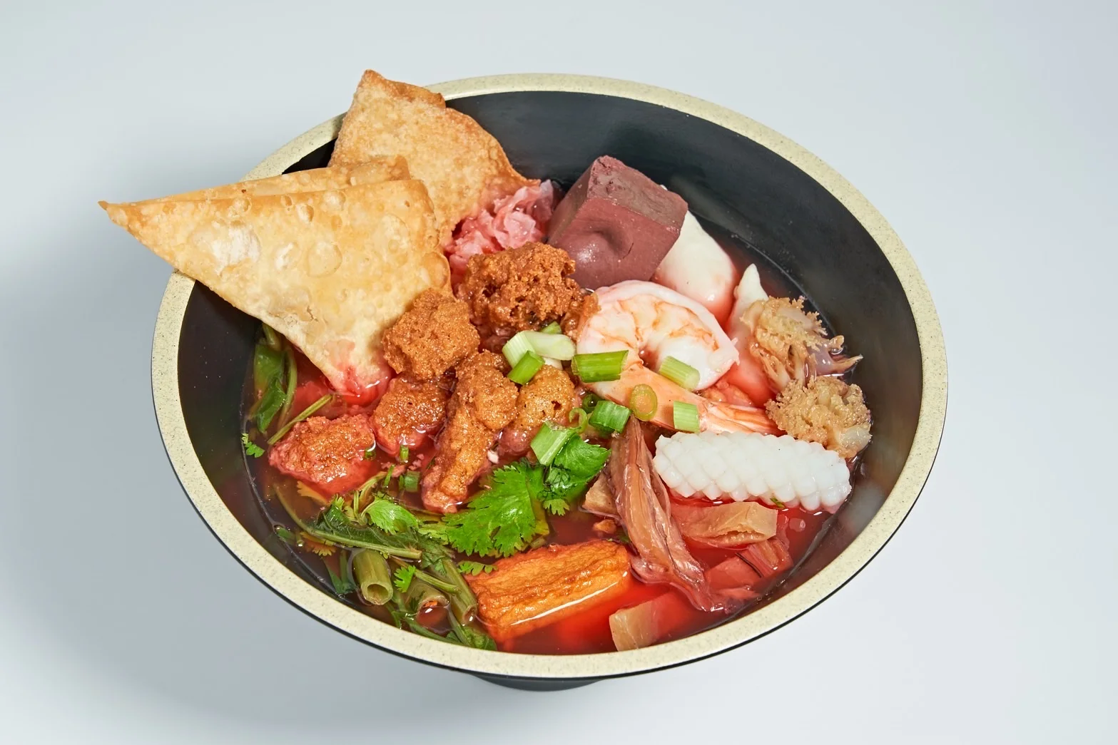B4. Seafood Salad (ยำทะเล)