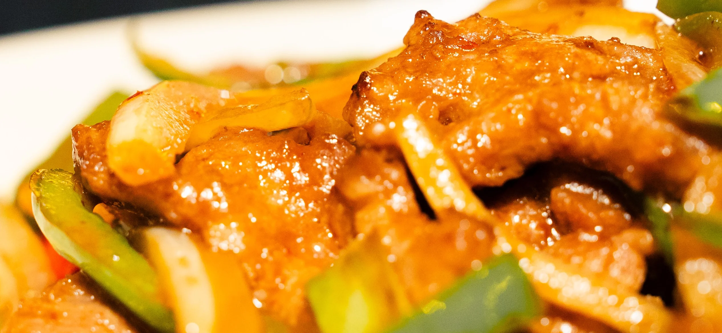 Sizzling Chinese beef stir-fry with bell peppers
