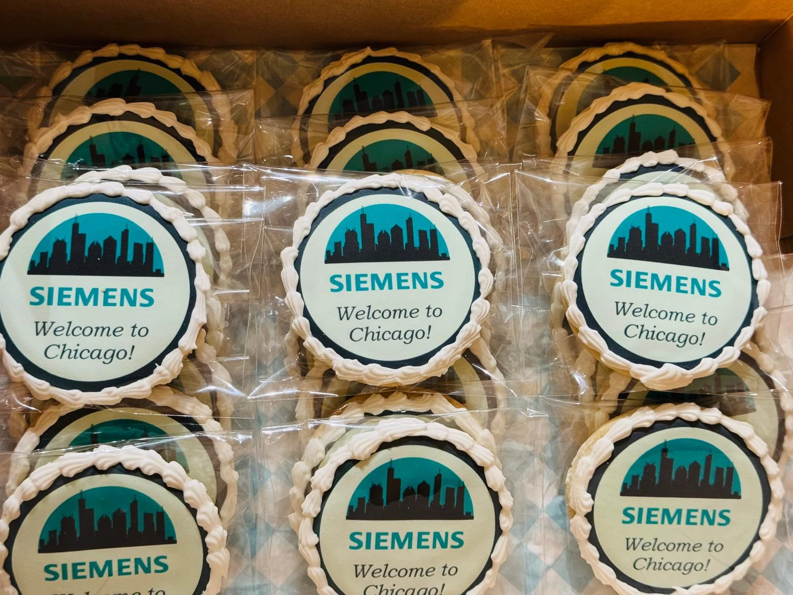 Decorative cookies with Siemens branding for Chicago welcome event