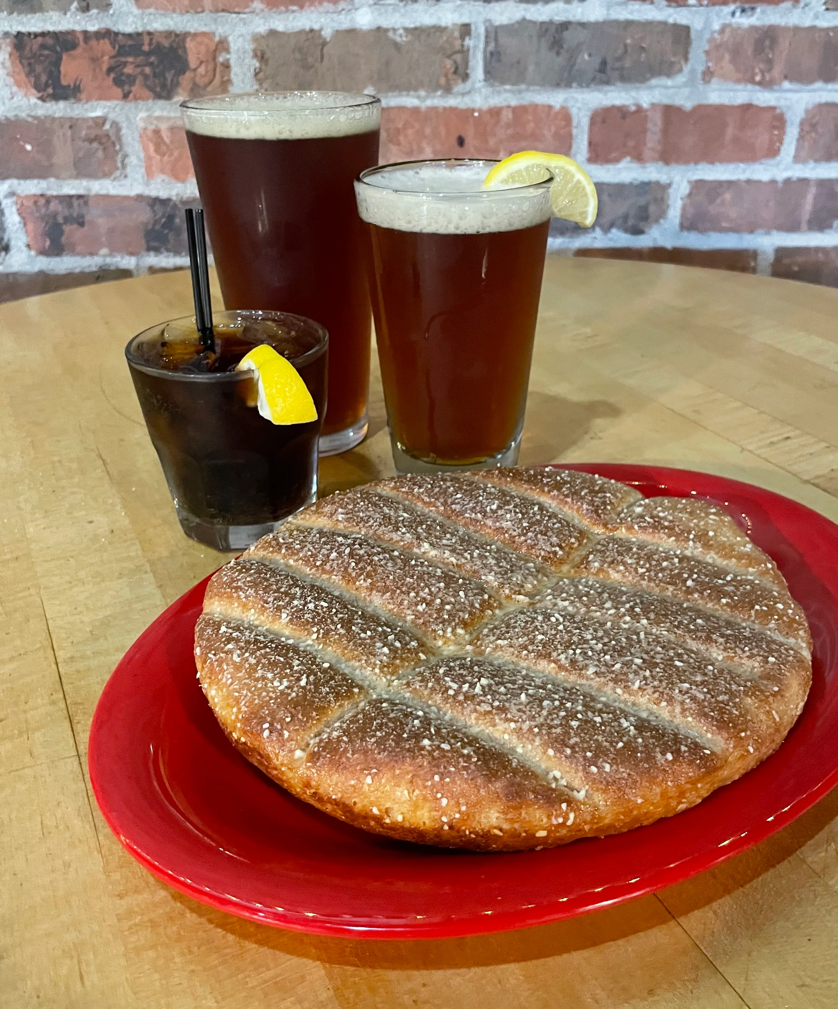 beer, pints, talls, bread stix