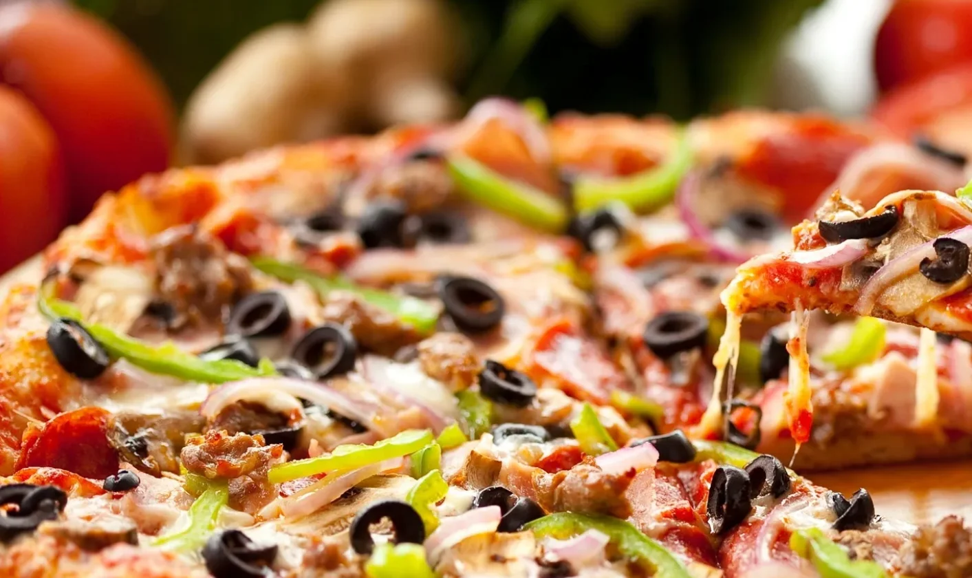 Delicious pepperoni pizza with fresh toppings