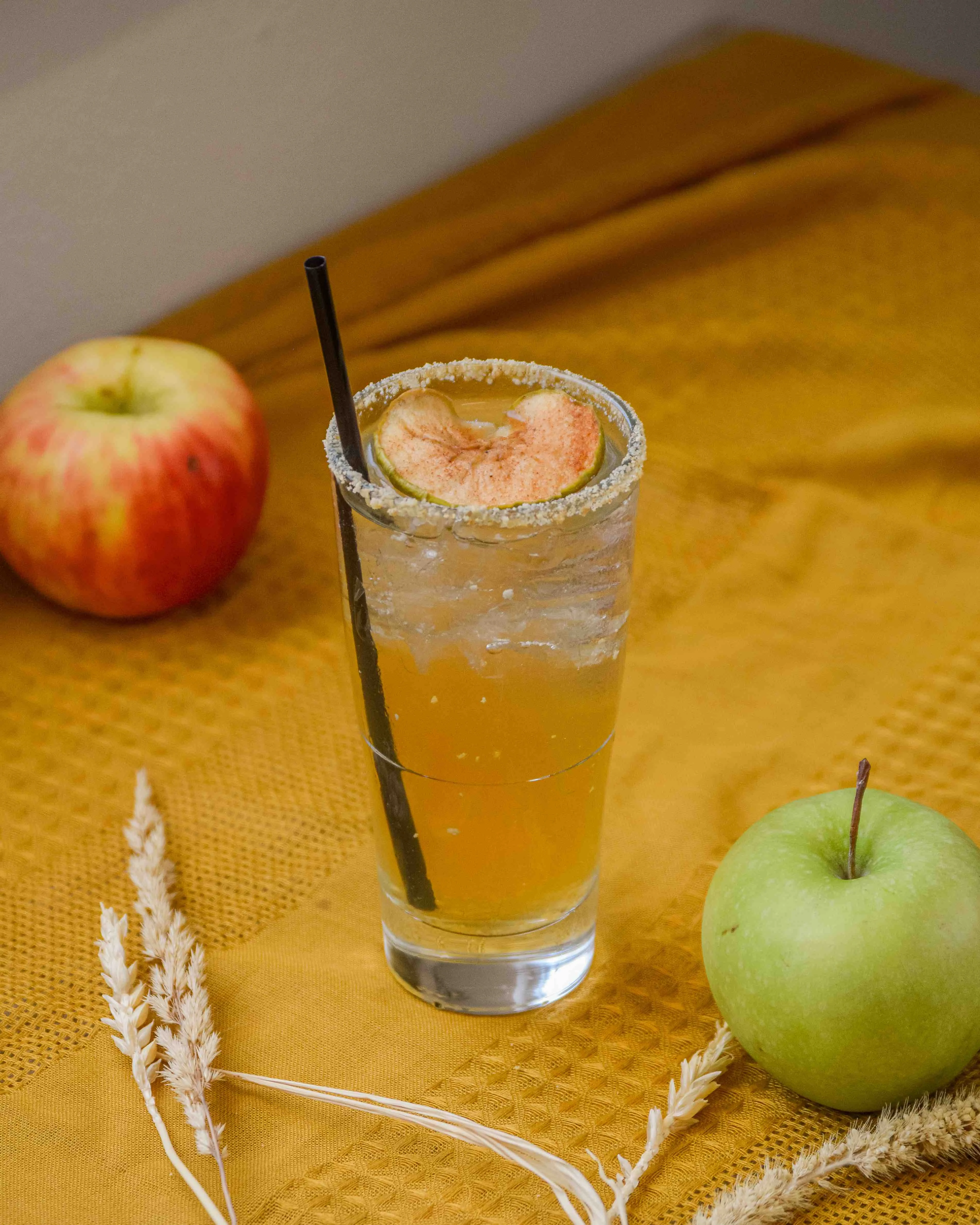 Apple Spritz cocktail
