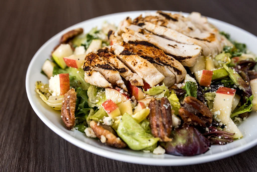 Grilled chicken salad with apples and pecans