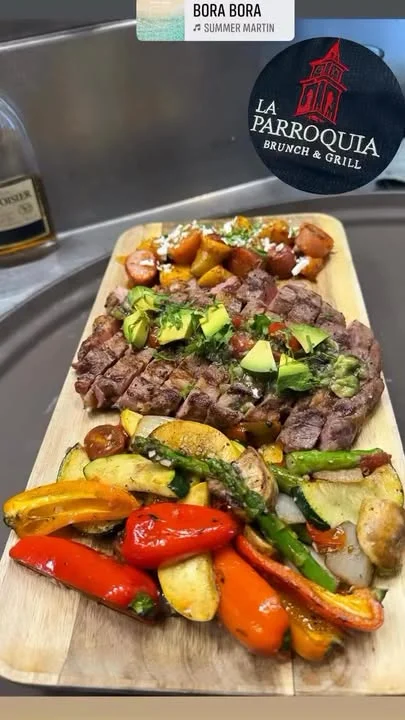 Grilled steak fajitas with colorful vegetables