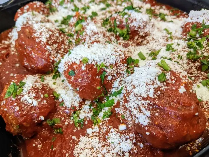 meatballs in marinara sauce