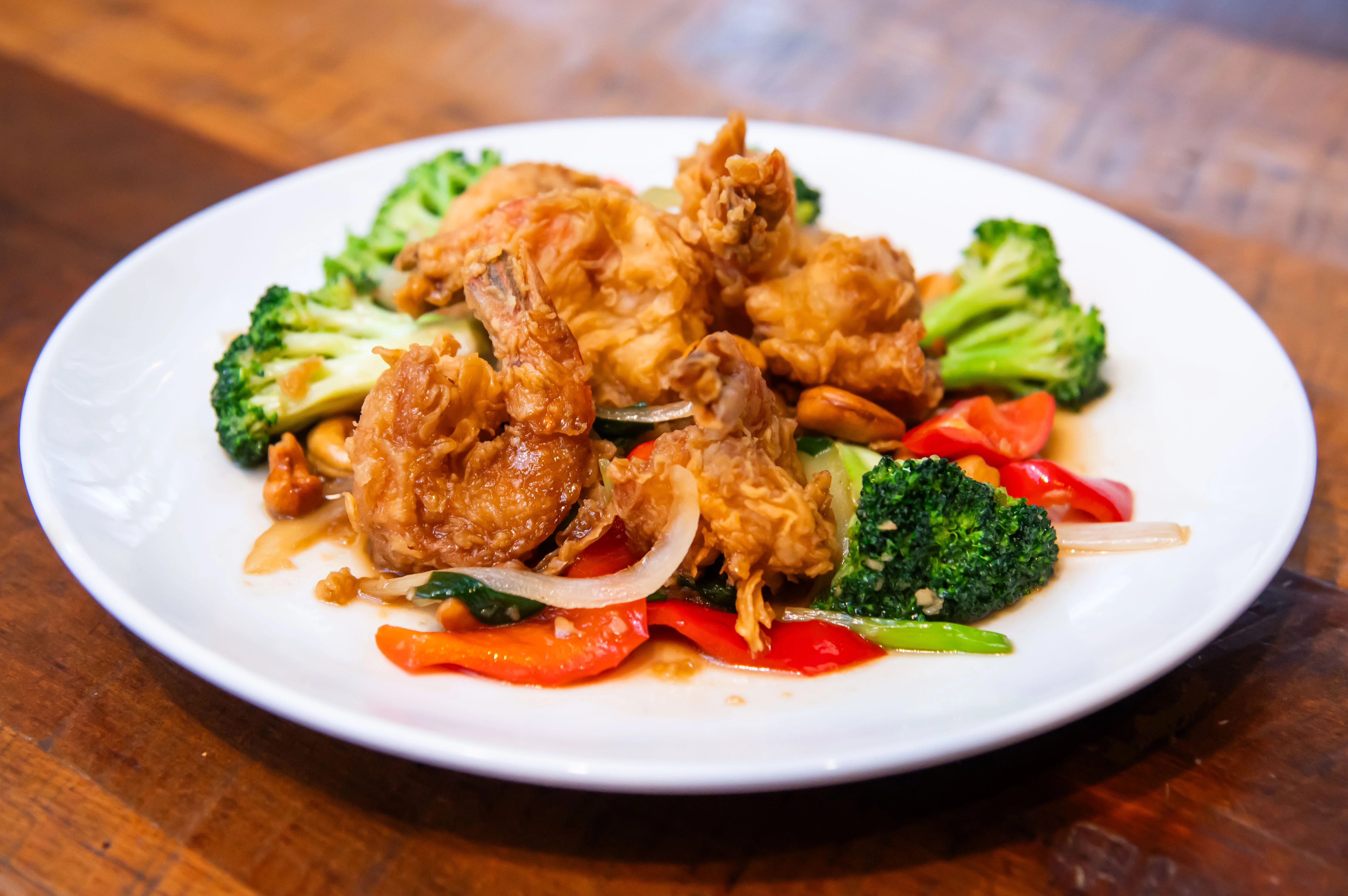 Crispy shrimp stir-fry with vegetables