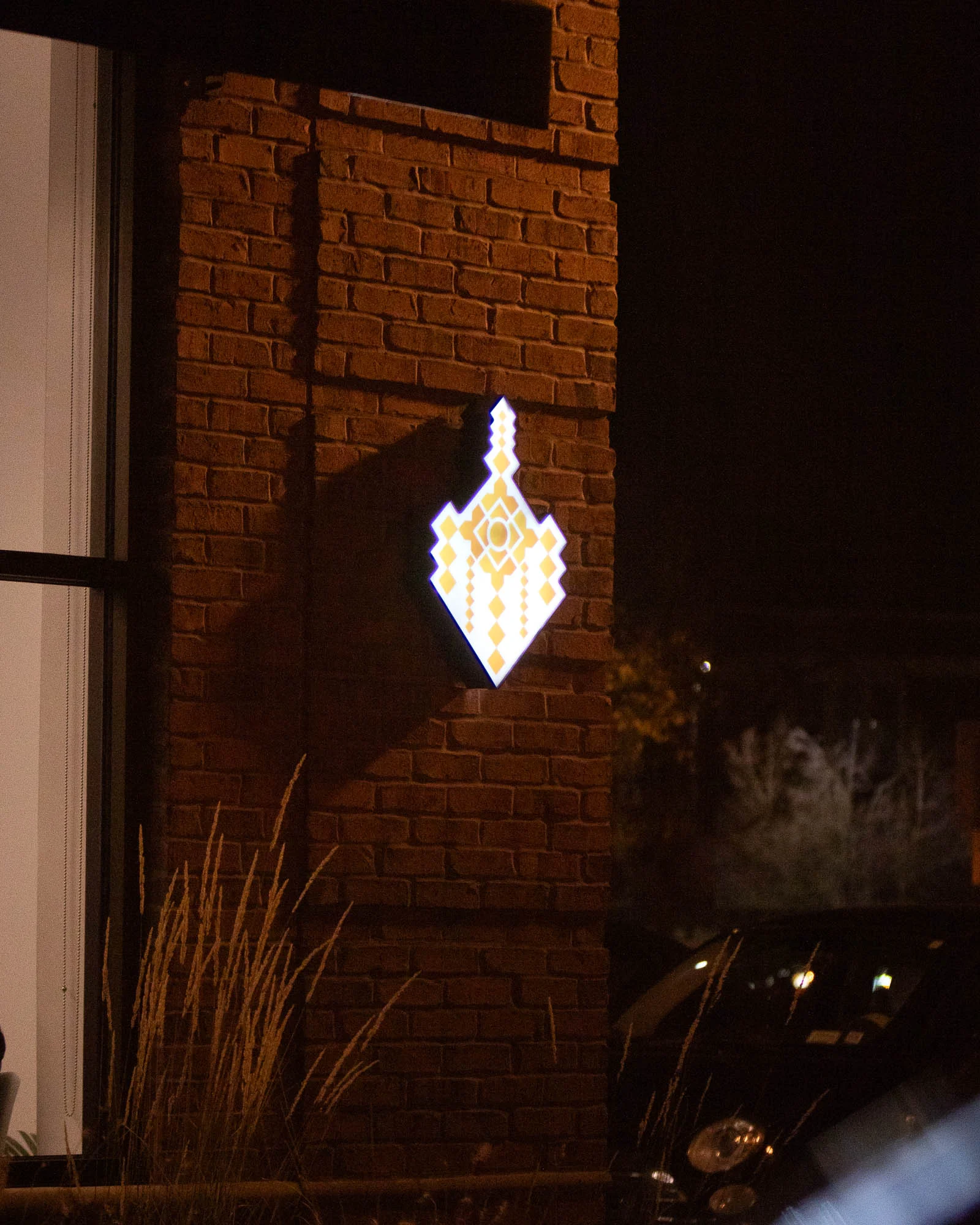 Seasoning Thai Bistro logo sign