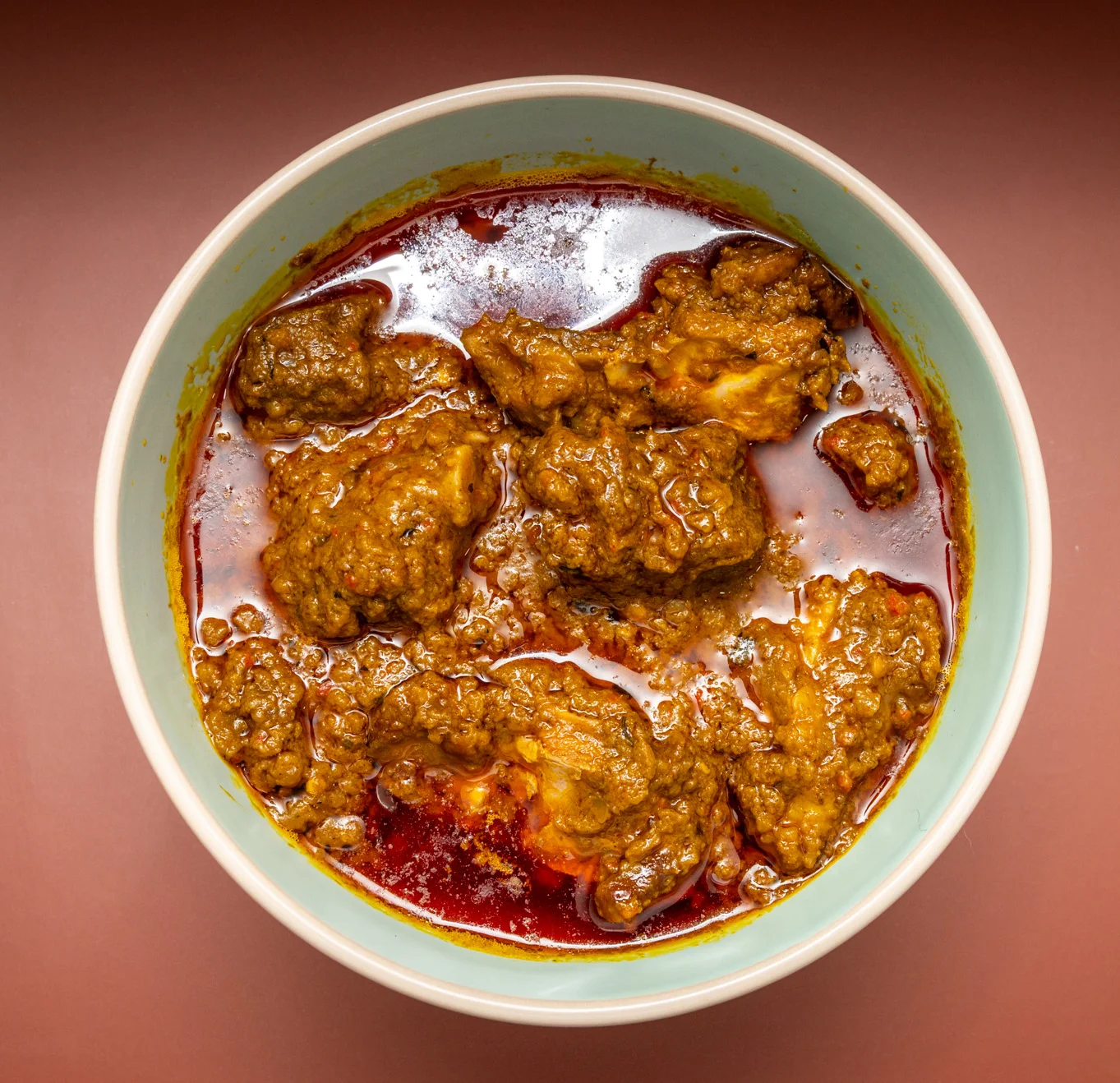 Bowl of delicious Bangasoup with vibrant ingredients.