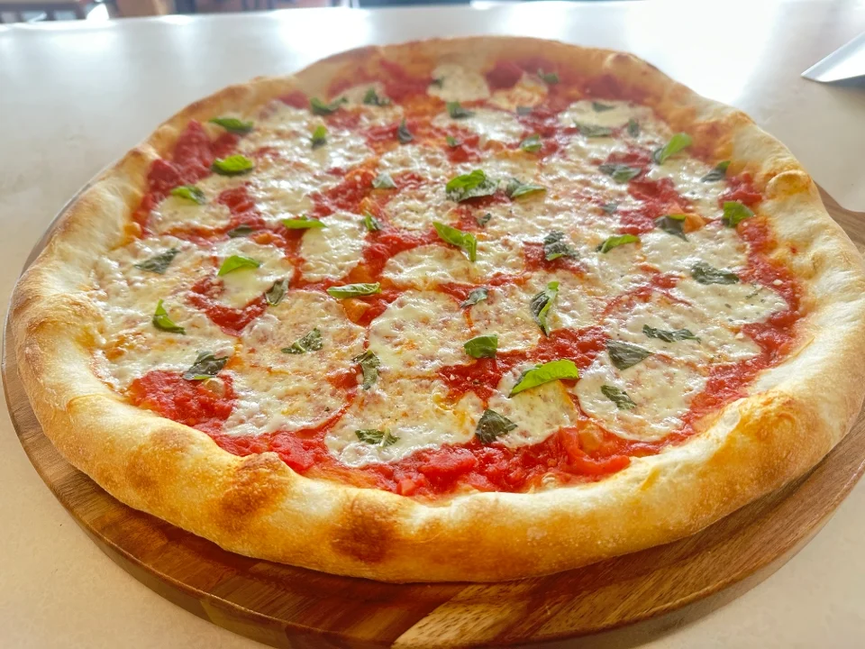 LG Margarita Pizza