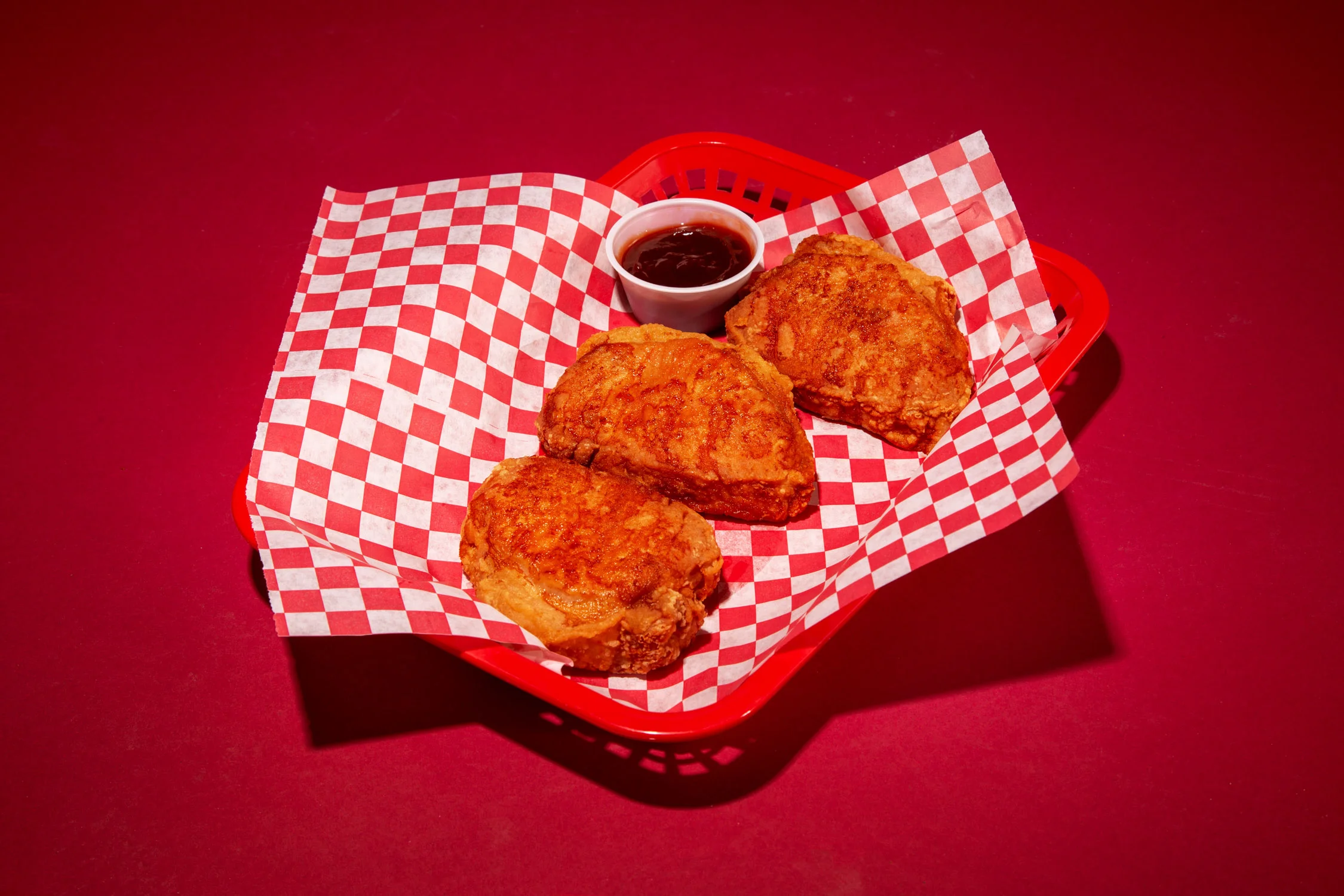 Southern fried chicken with dipping sauce