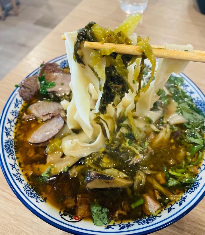 MUSTARD GREEN BEEF NOODLE SOUP酸菜牛肉面