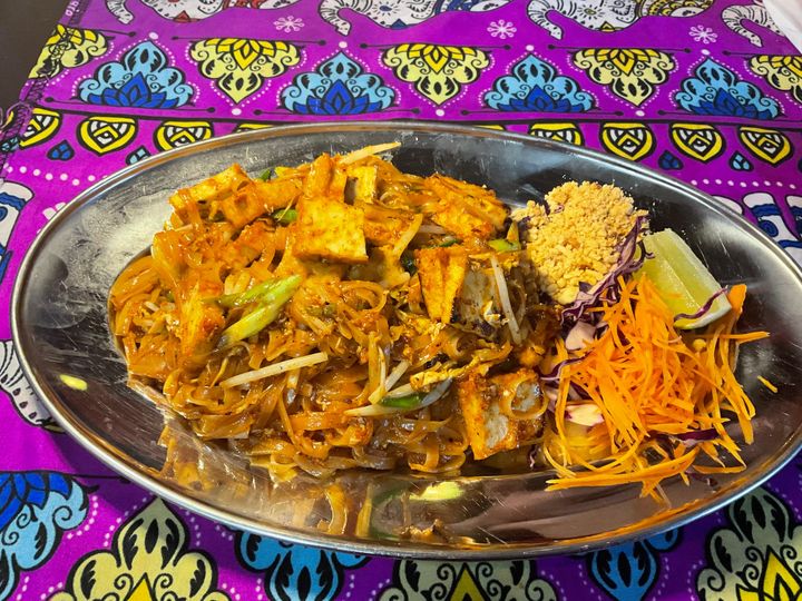 Zaab-E-LEE Thai Street Food 3021 W Lawrence Ave