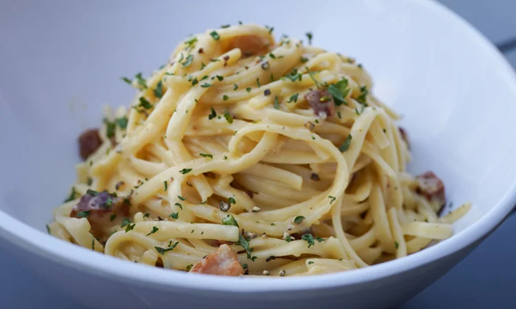 Classic Italian carbonara pasta with creamy sauce