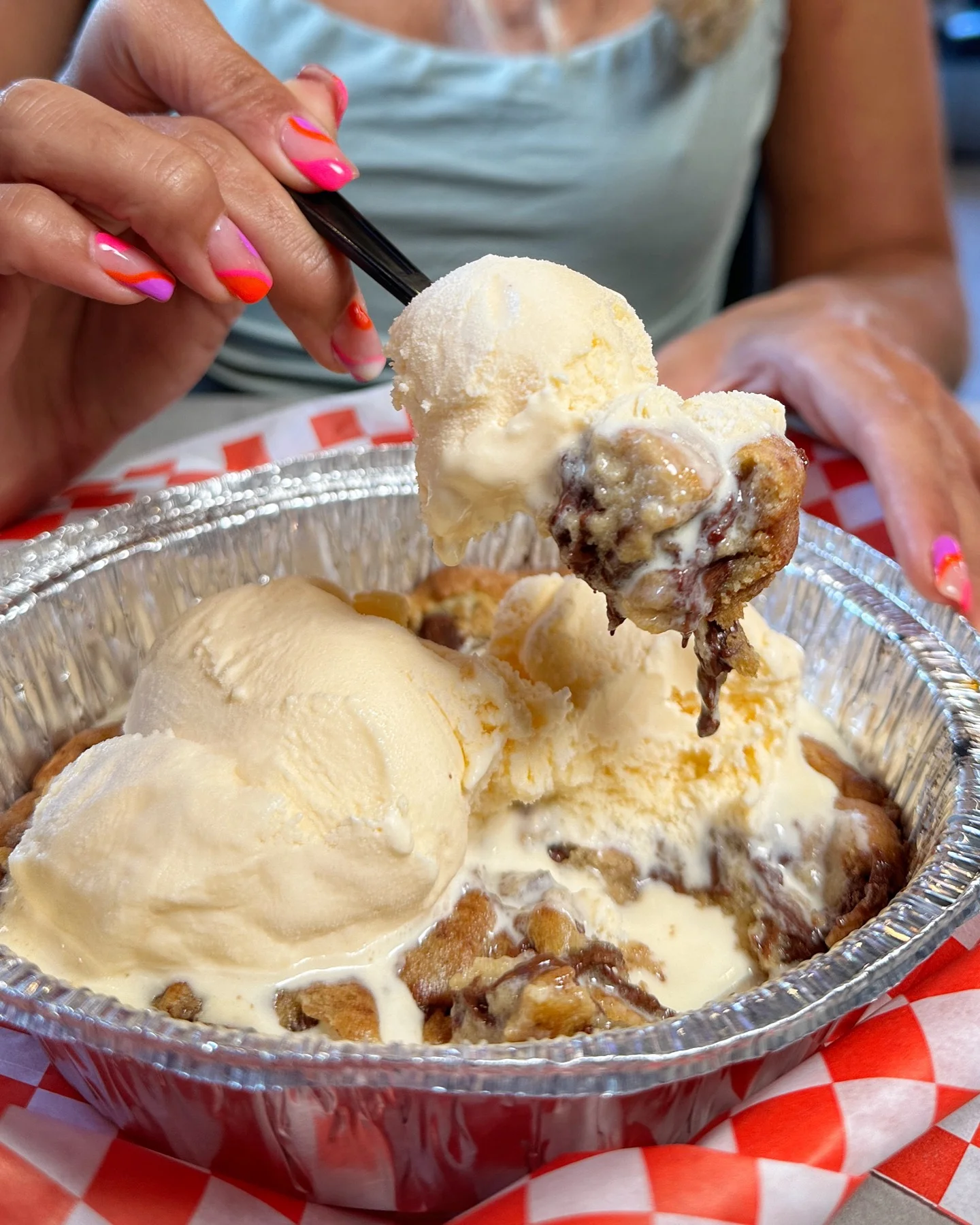 Pepz Cookie, chocolate chunk cookie with vanilla bean ice cream