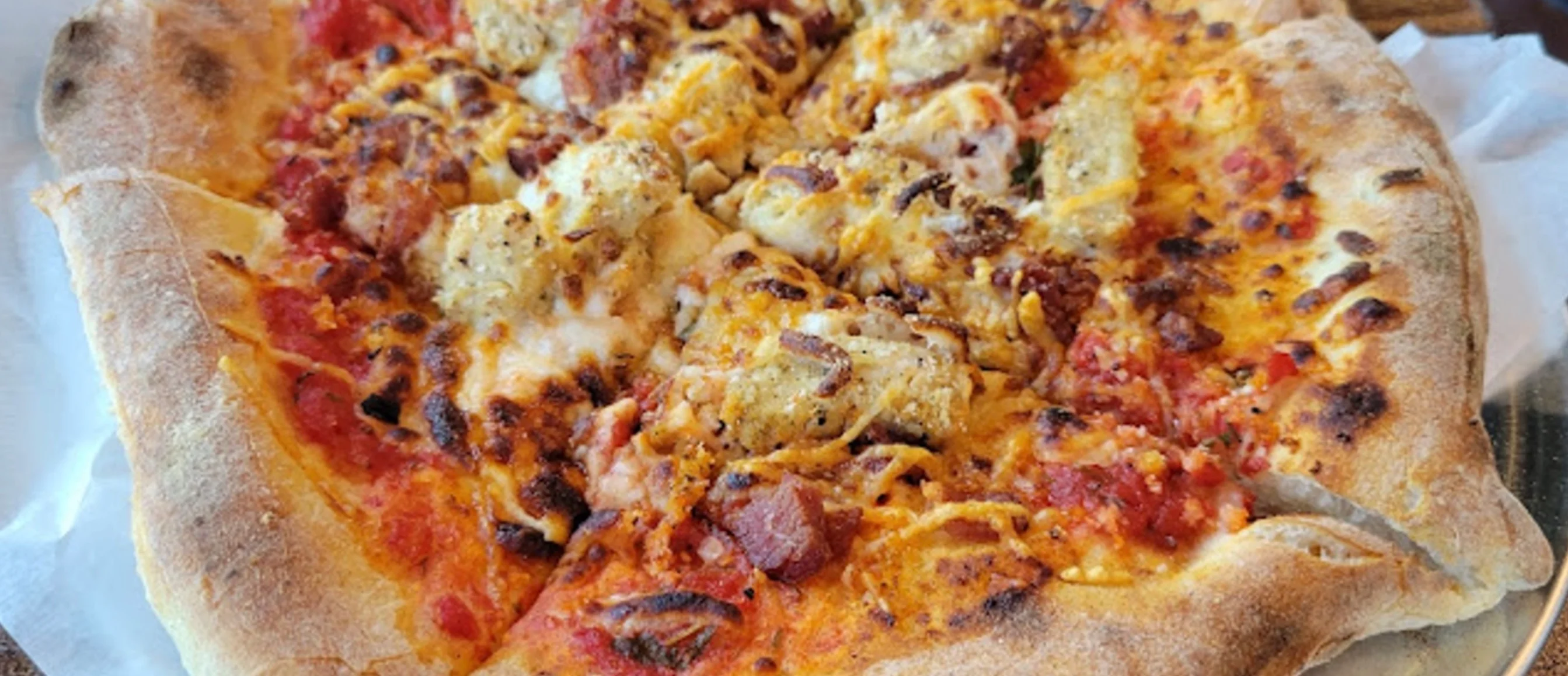 Delicious pepperoni pizza with a crispy crust