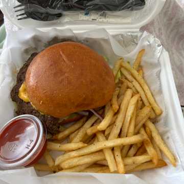 Photo from Kemmi L.'s review