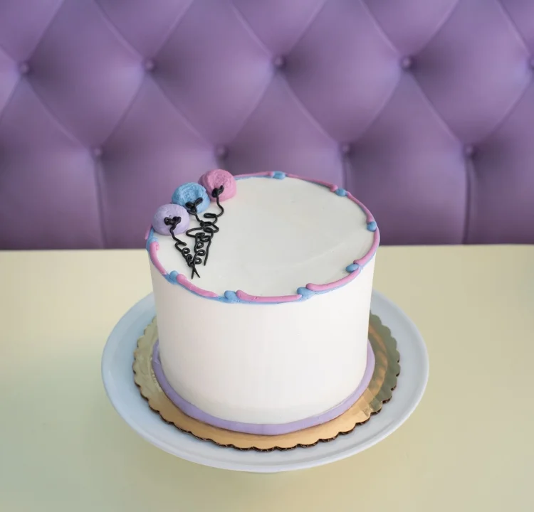 6" 3 layer Yellow Cake / Vanilla BC