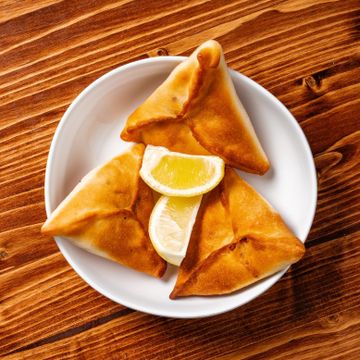 Fatayer Sabanekh (spinach)
