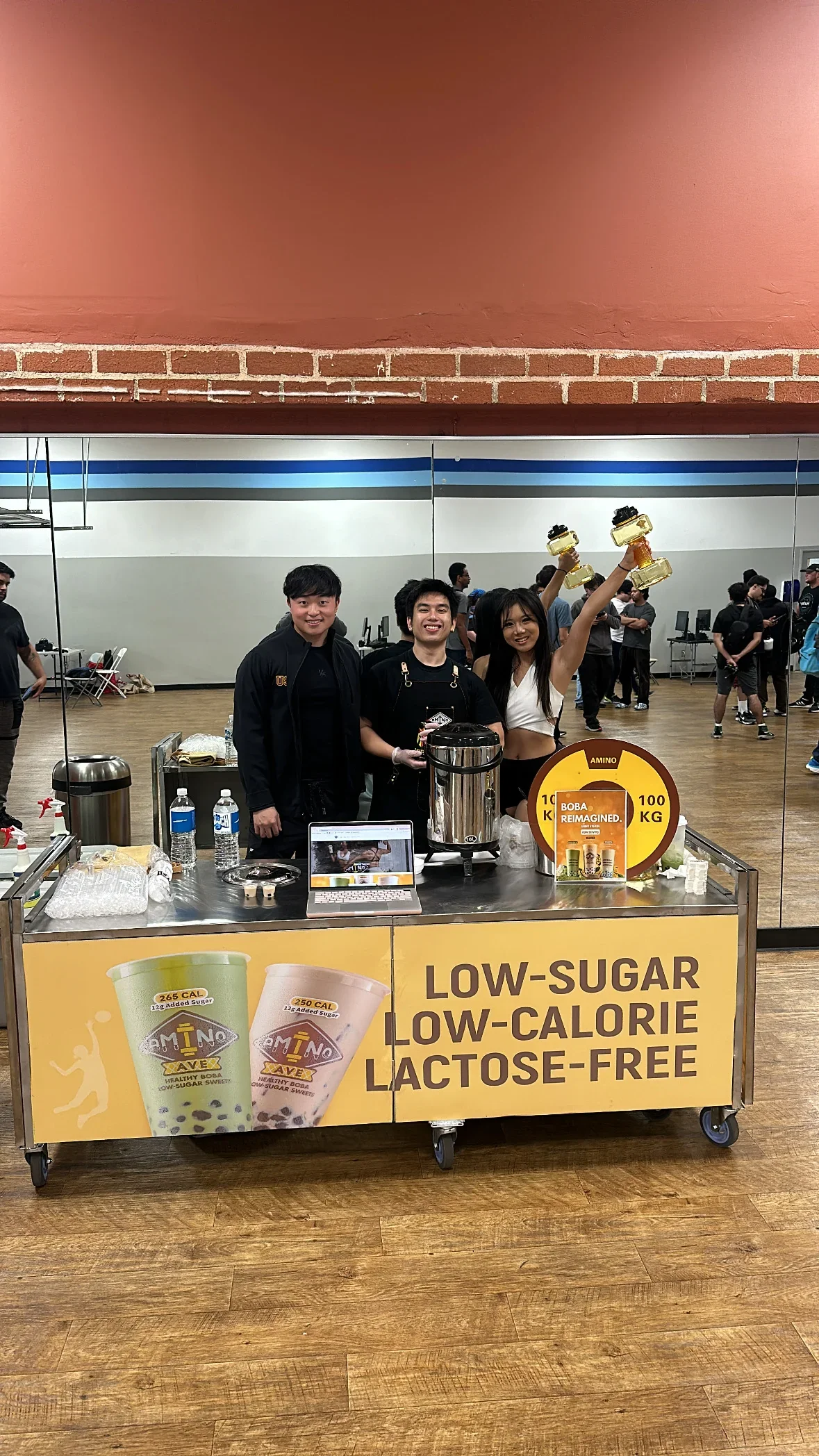 Promotional booth for low-calorie boba drinks at an event