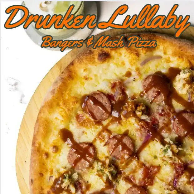 Drunken Lullaby Bangers & Mash Pizza