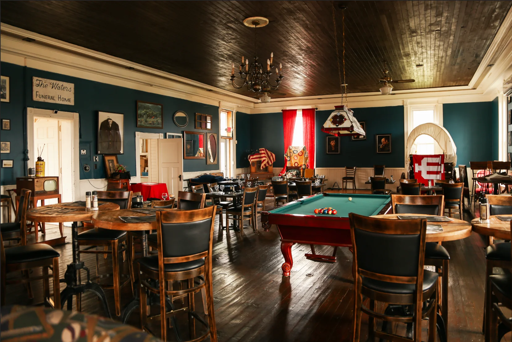 upstairs second floor bar parlor room