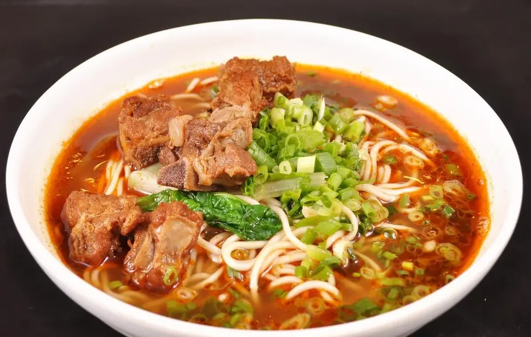 N1 Braised Beef Rice Noodles Soup秘制牛肉米线(Spicy)