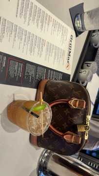 Photo from Kiyana S.'s review