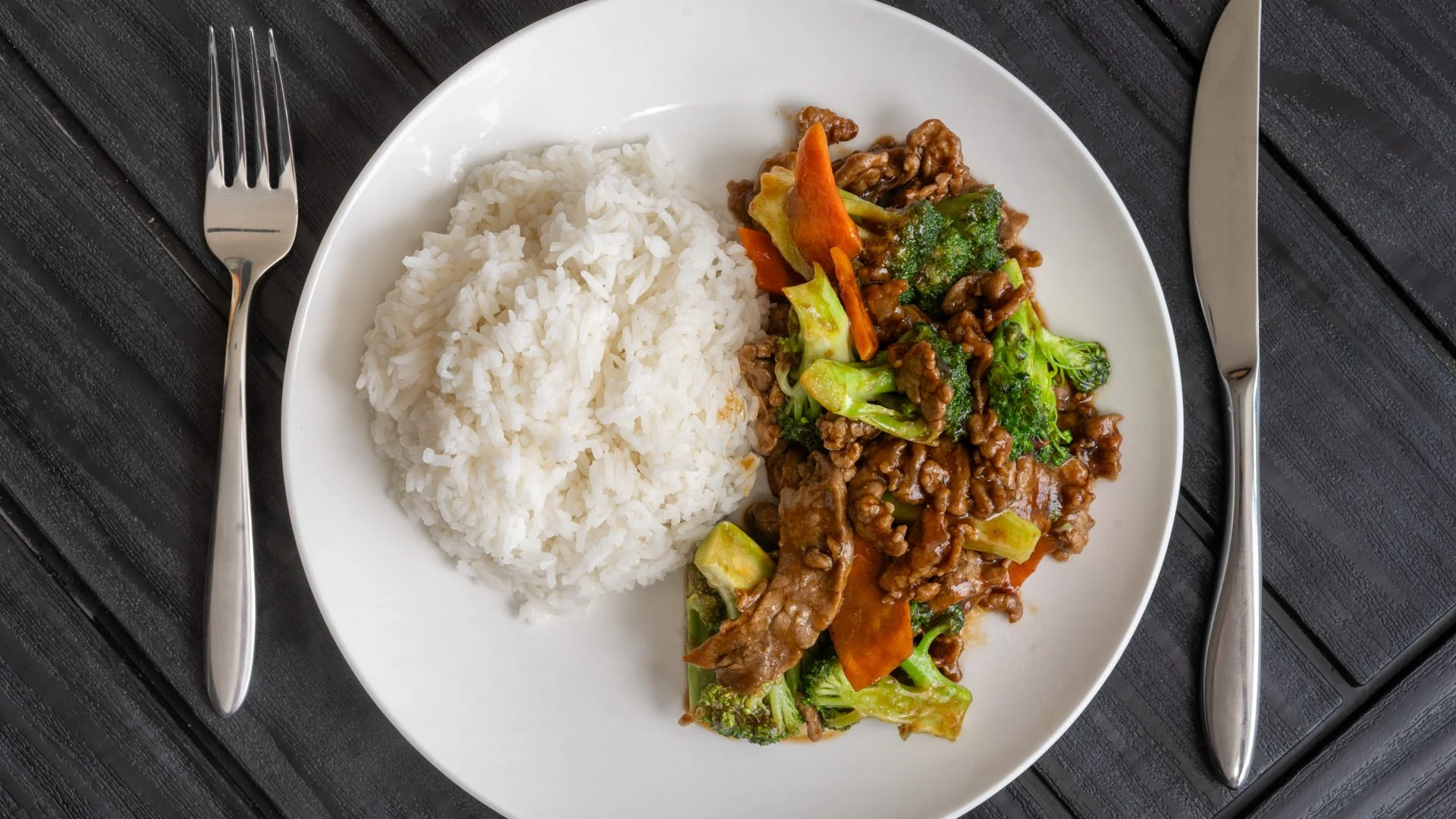 Beef and broccoli with white rice