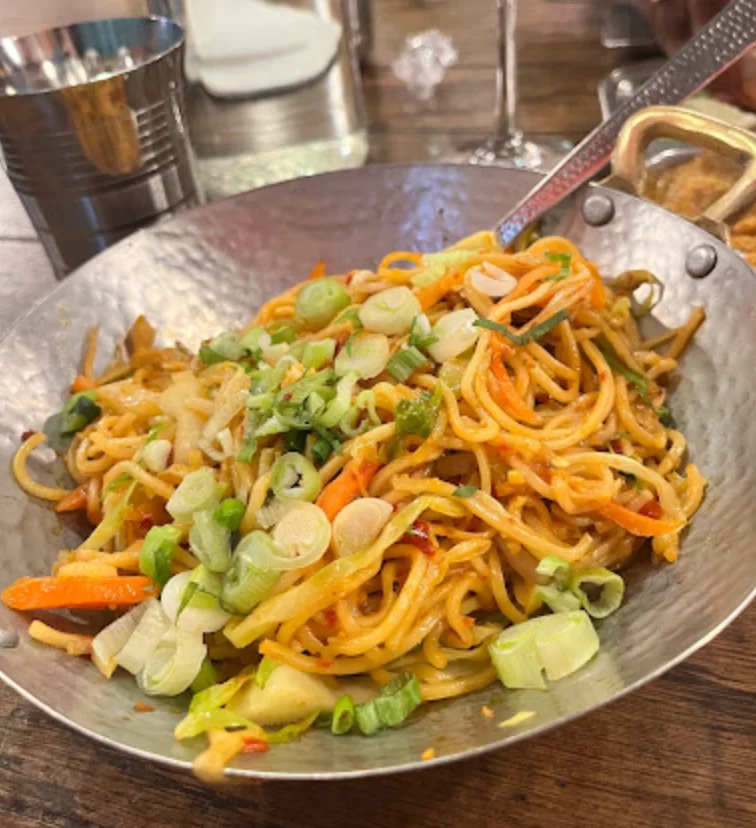 Delicious plate of Chinese lo mein with fresh vegetables