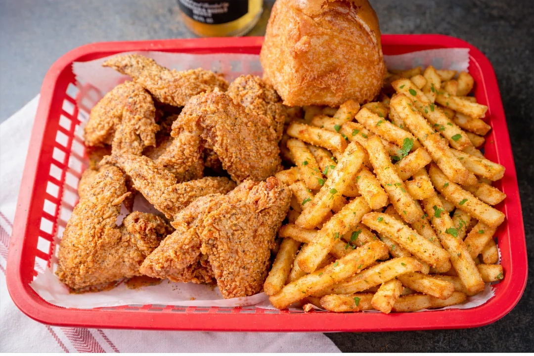 7 pc Whole Wings with 1 Side & Roll